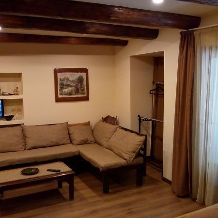Low Budget Room With King Size Bed 트빌리시 외부 사진