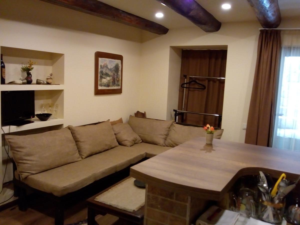 Low Budget Room With King Size Bed 트빌리시 외부 사진
