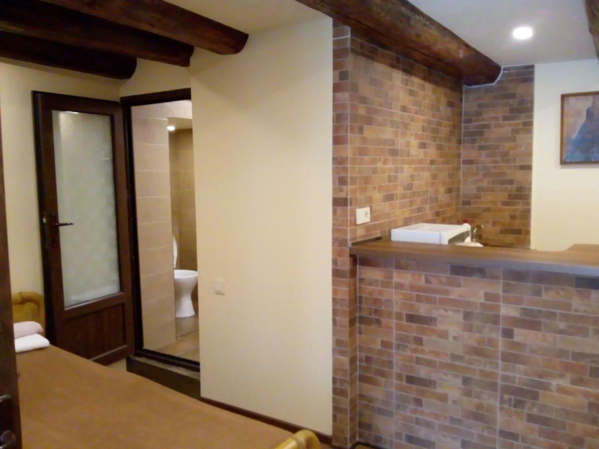Low Budget Room With King Size Bed 트빌리시 외부 사진